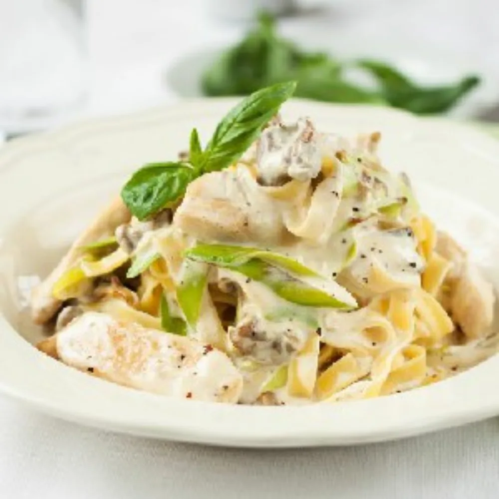 Kremalı Fesleğenli Tavuk