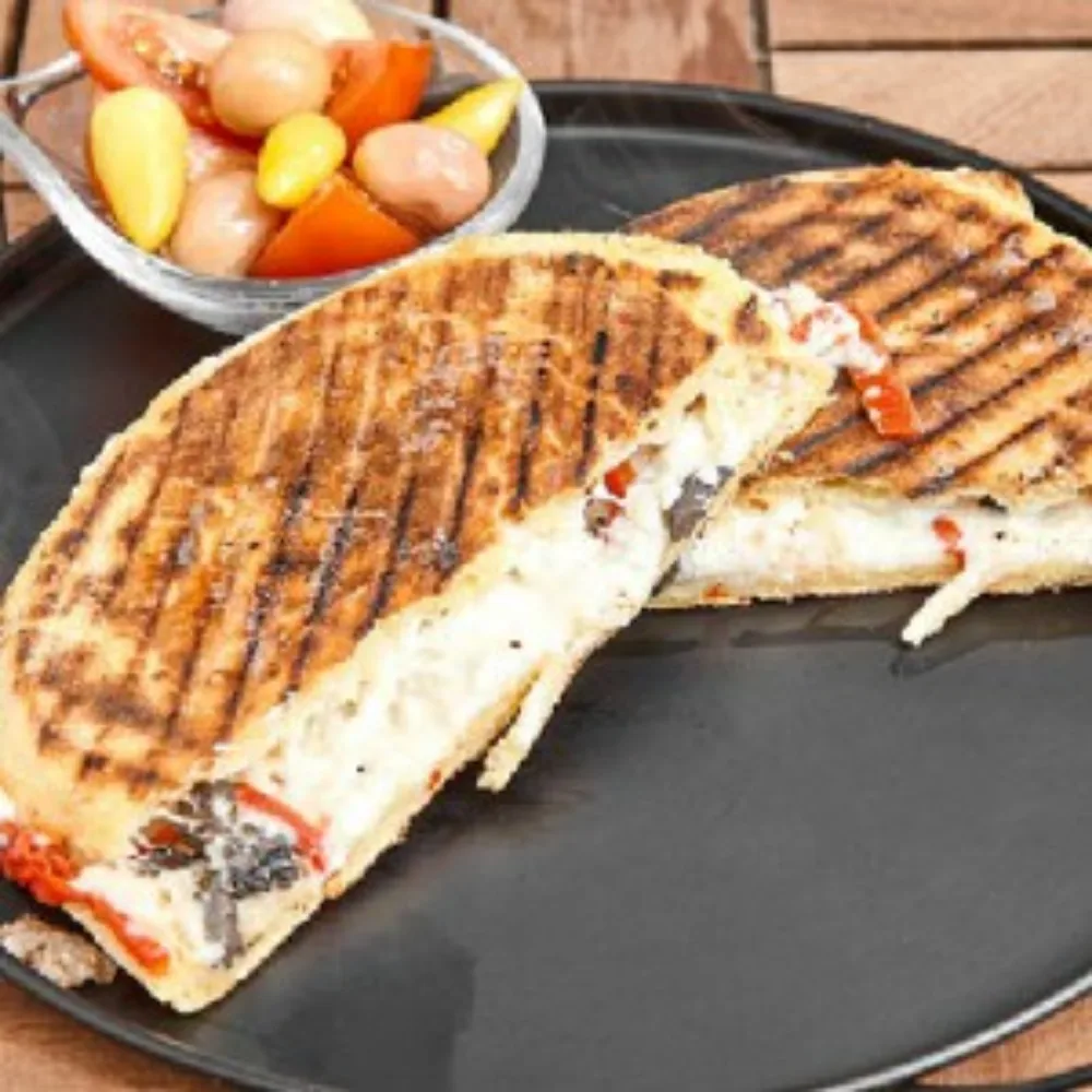 Beyaz Peynirli Bazlama Tost