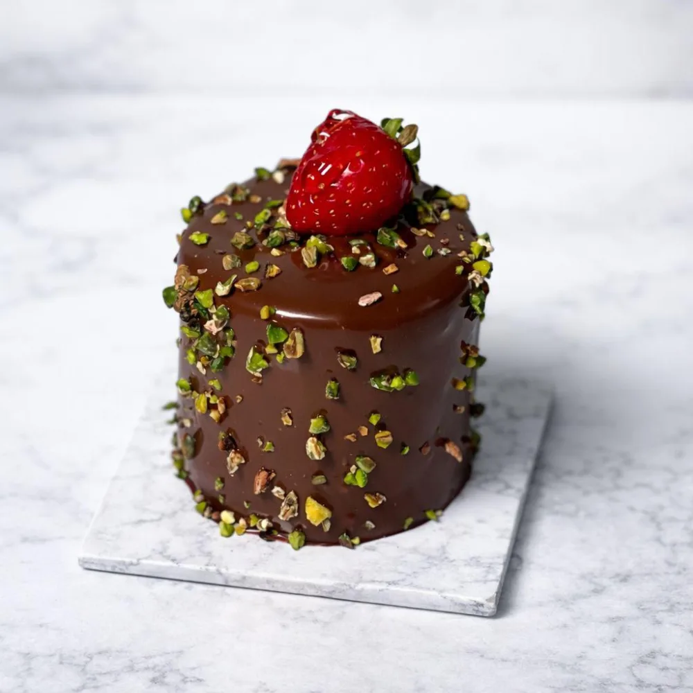 Çikolata Çilek Fıstıklı Pasta