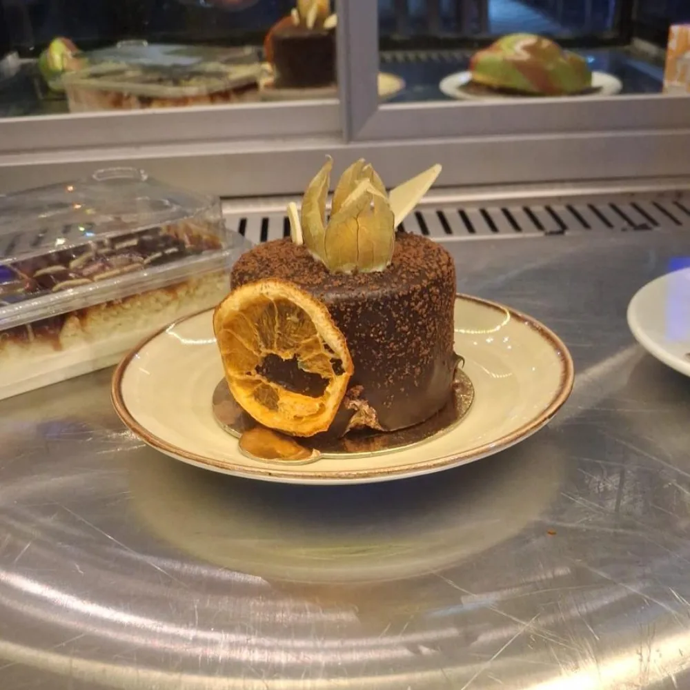 Çikolata Parçacıklı Pasta