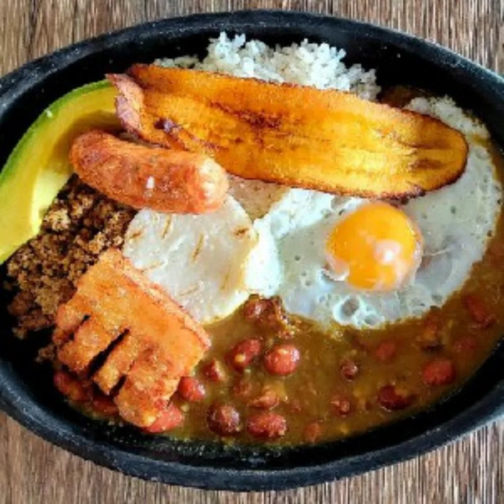 Sahanda Kaşarlı Sucuklu Yumurta